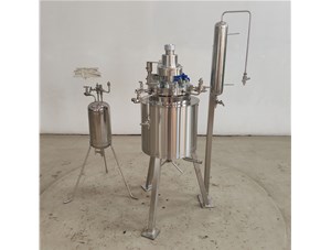 5L高溫高壓防爆不銹鋼實(shí)驗室反應釜已完工發(fā)往長(cháng)沙